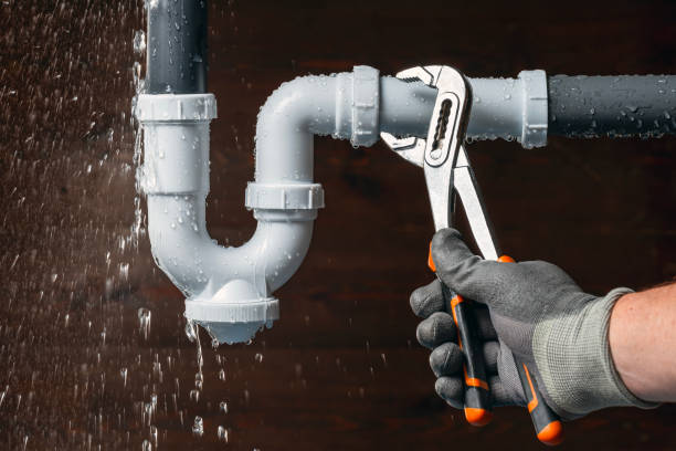 Professional Pipe Repair technician working in Woodstock, VA